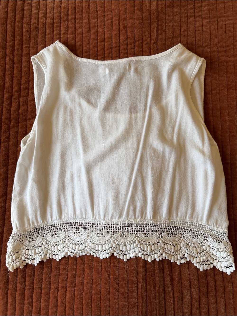 MINKPINK Ivory Crochet-Hem Cropped Tank - Picture 2 of 7